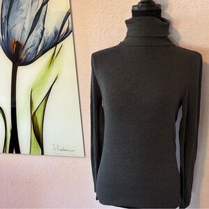 Men’s shirt size small